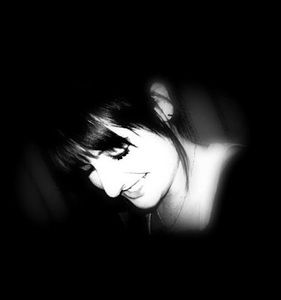 Meet your Posher, Elise